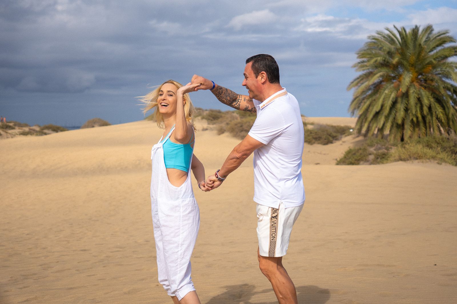 Couple dancing photoshoot Maspalomas dunes