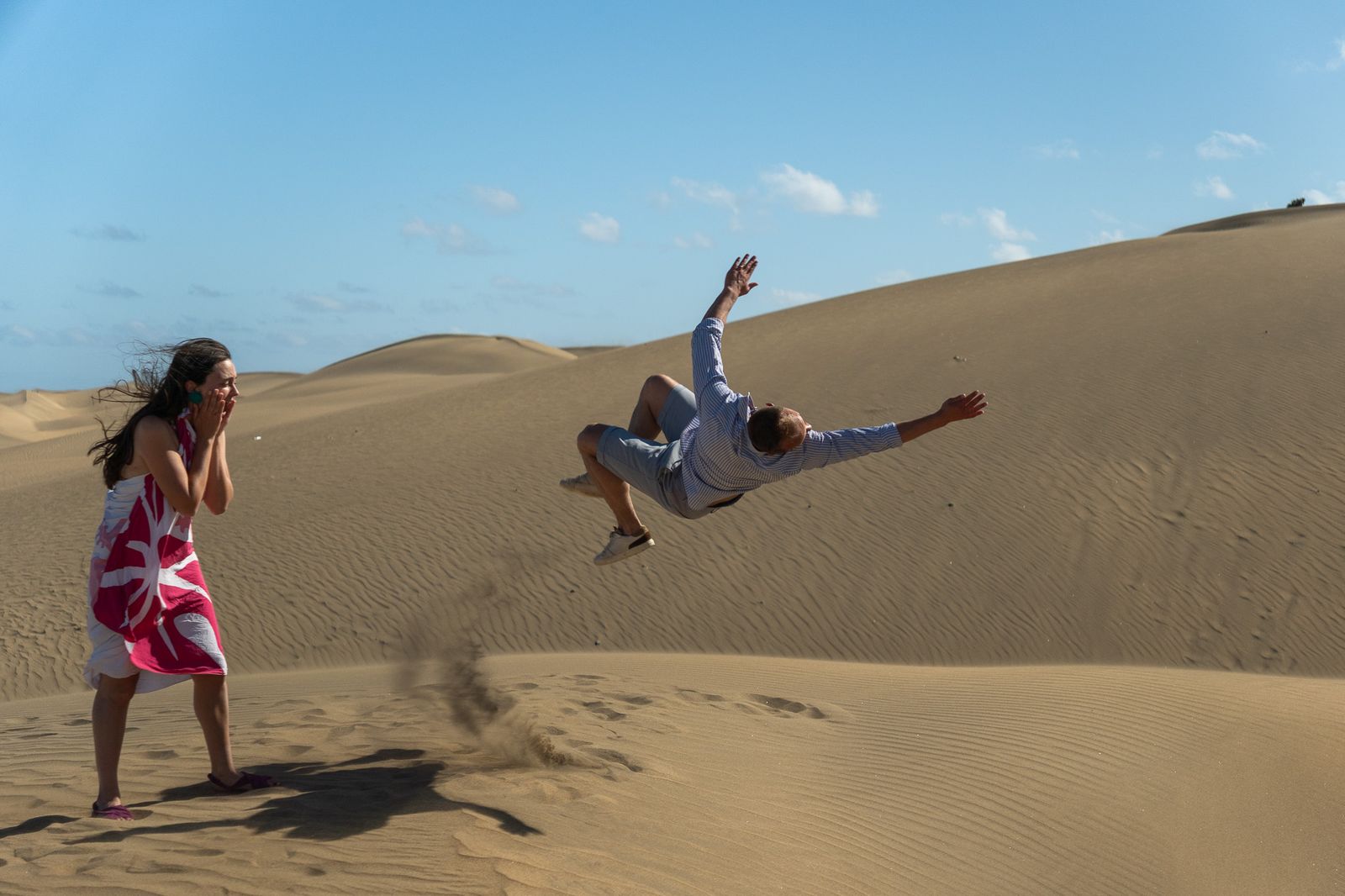 Fun couple photoshoot Maspalomas dunes