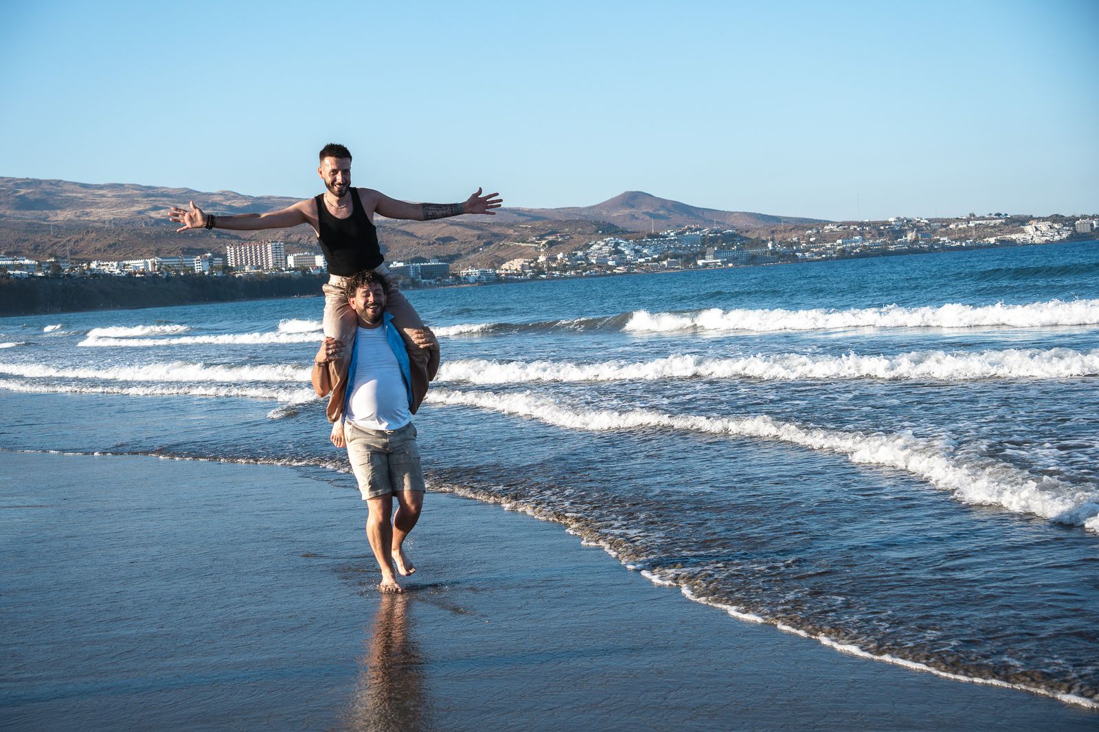 Couple photoshoot on the beach in Gran Canaria